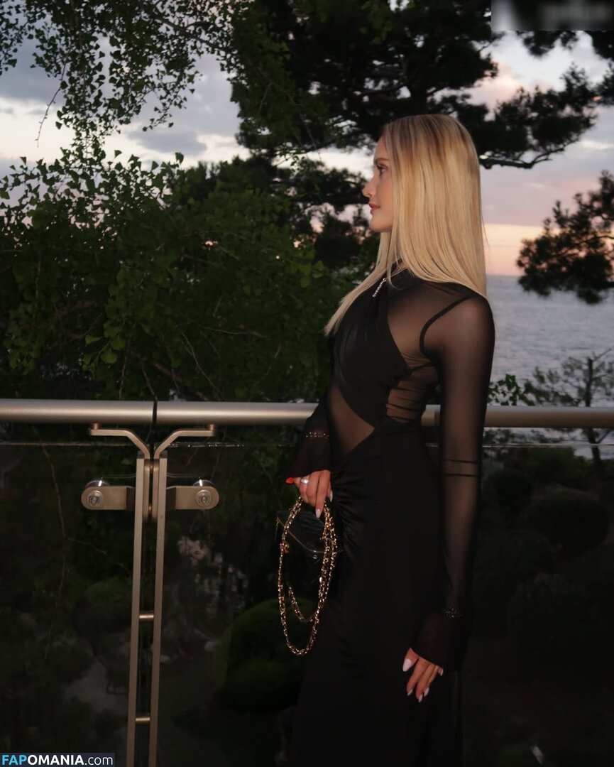 Davina Geiss / the_real_davina_geiss Nu OnlyFans  Photo fuitée #377