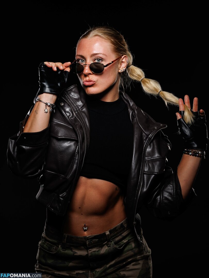 Delia Schweizer / delia.schweizer Nu OnlyFans  Photo fuitée #5