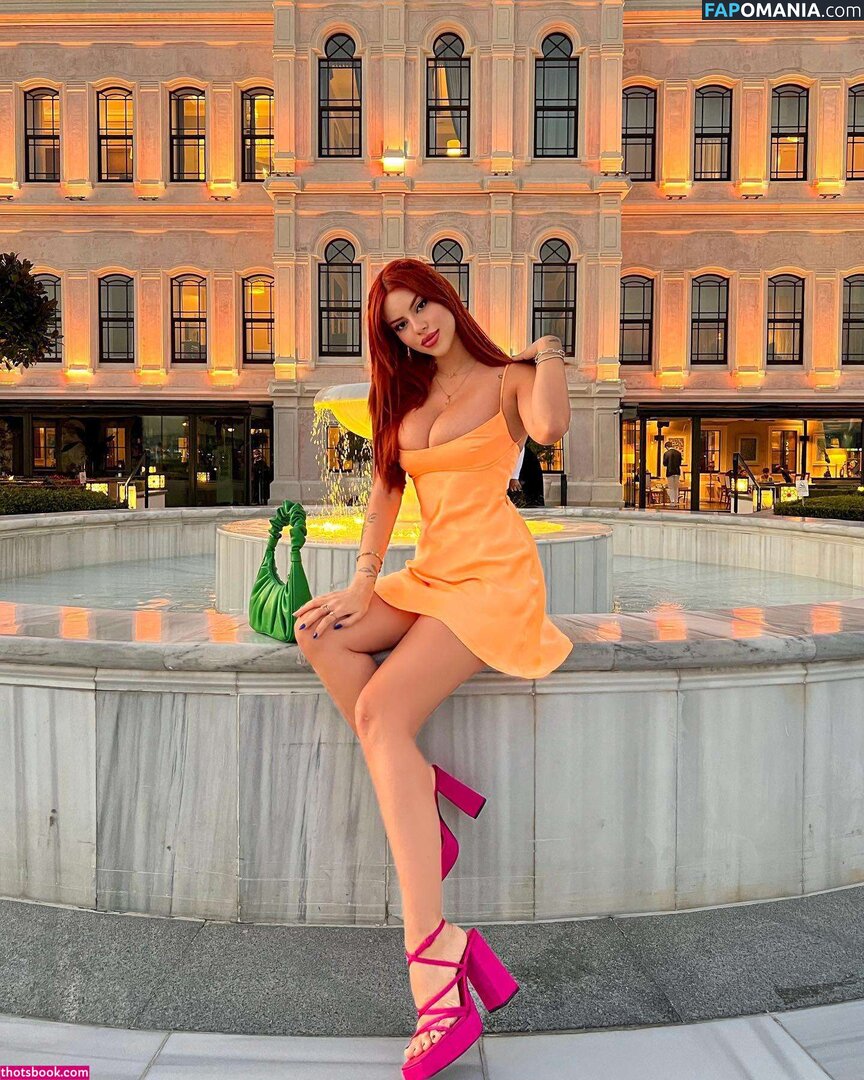 Demet Öztürk Nu OnlyFans  Photo fuitée #5