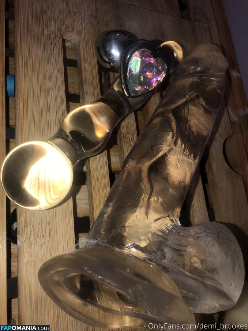 demi_brookes / demibrookesxox Nu OnlyFans  Photo fuitée #130