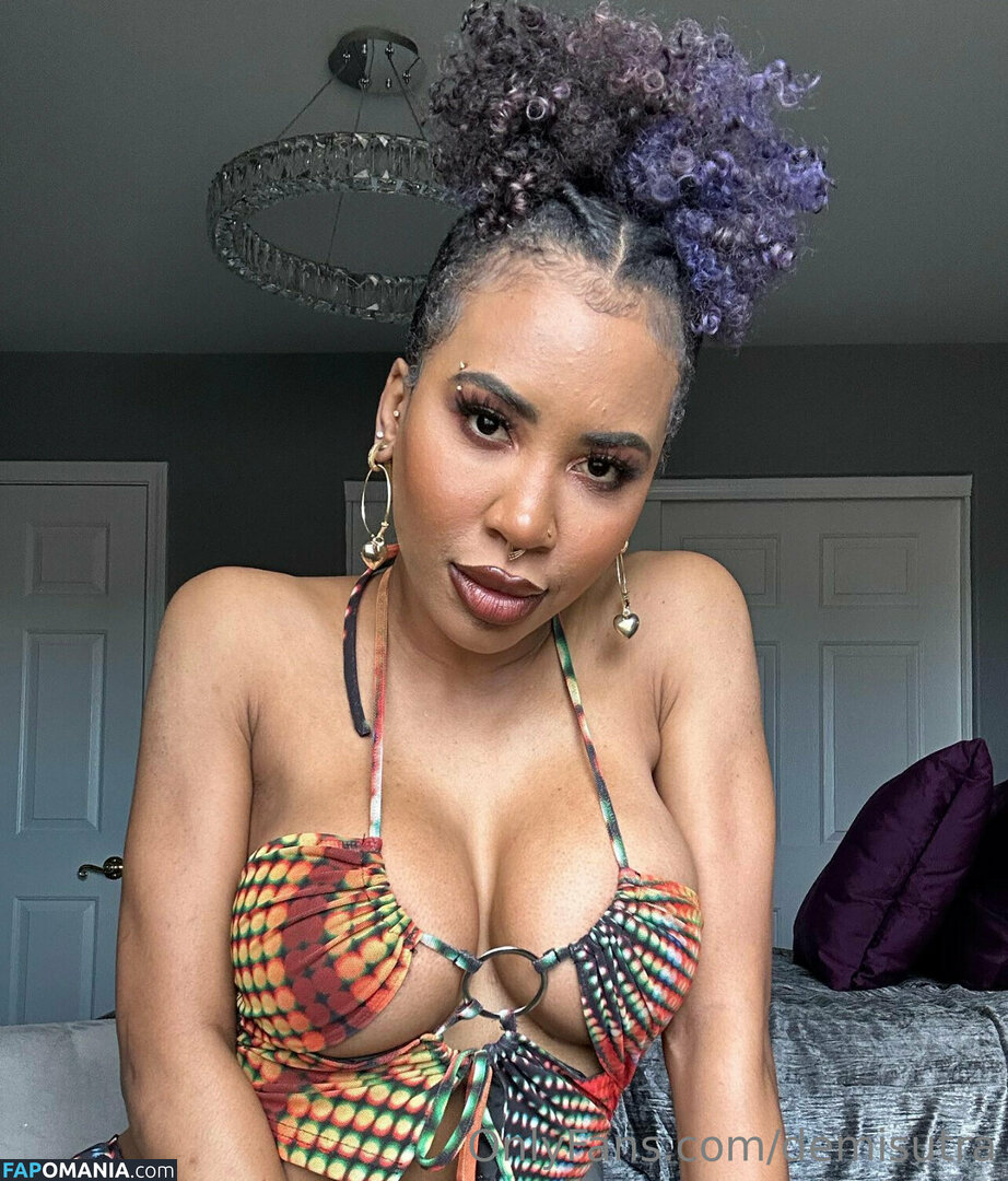 Demi Sutra / DemiSutra Nu OnlyFans  Photo fuitée #71