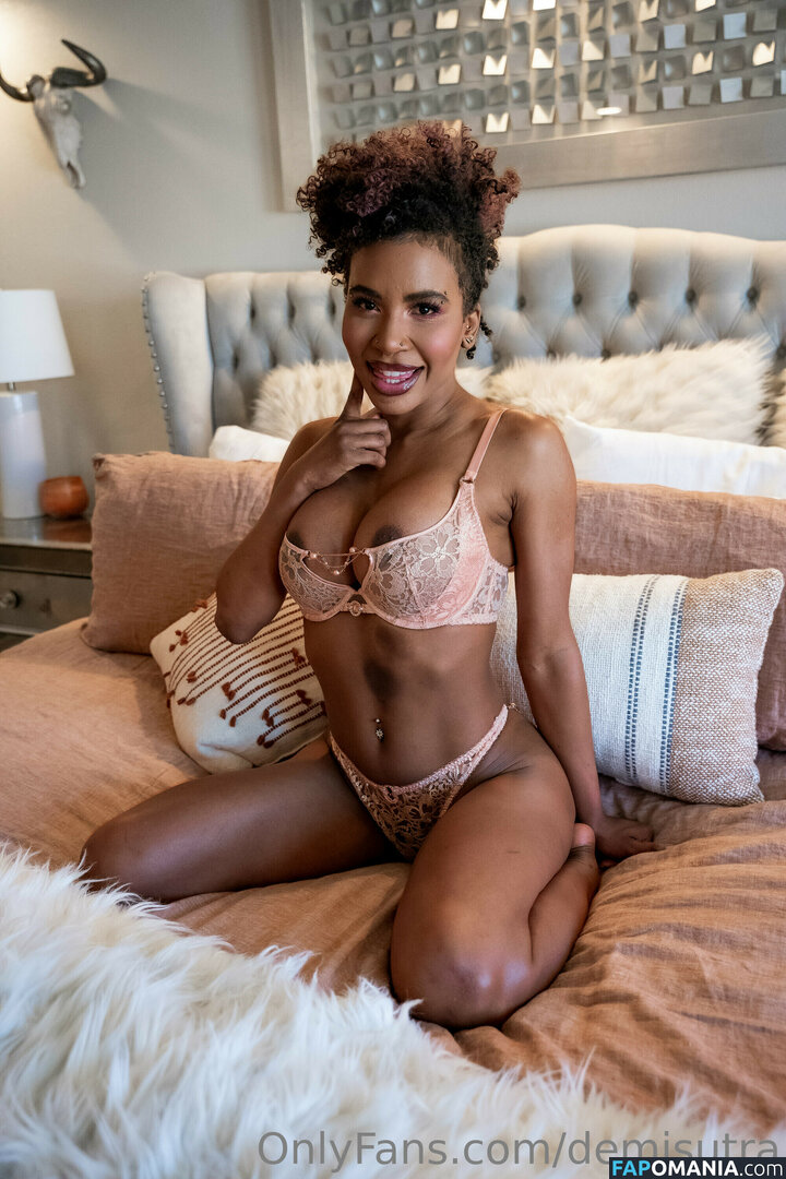 Demi Sutra / DemiSutra Nu OnlyFans  Photo fuitée #181