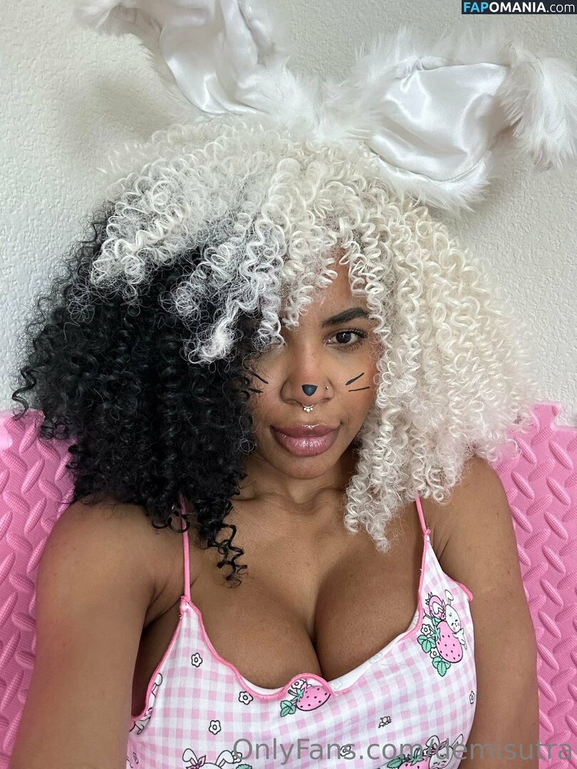 Demi Sutra / DemiSutra Nu OnlyFans  Photo fuitée #244