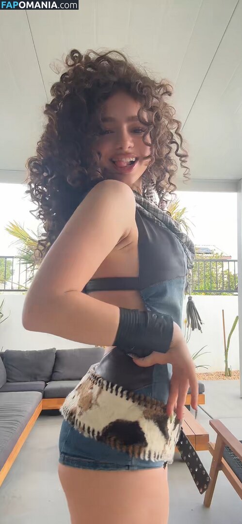 Demitra Kalogeras / demitrakalogeras Nu OnlyFans  Photo fuitée #30