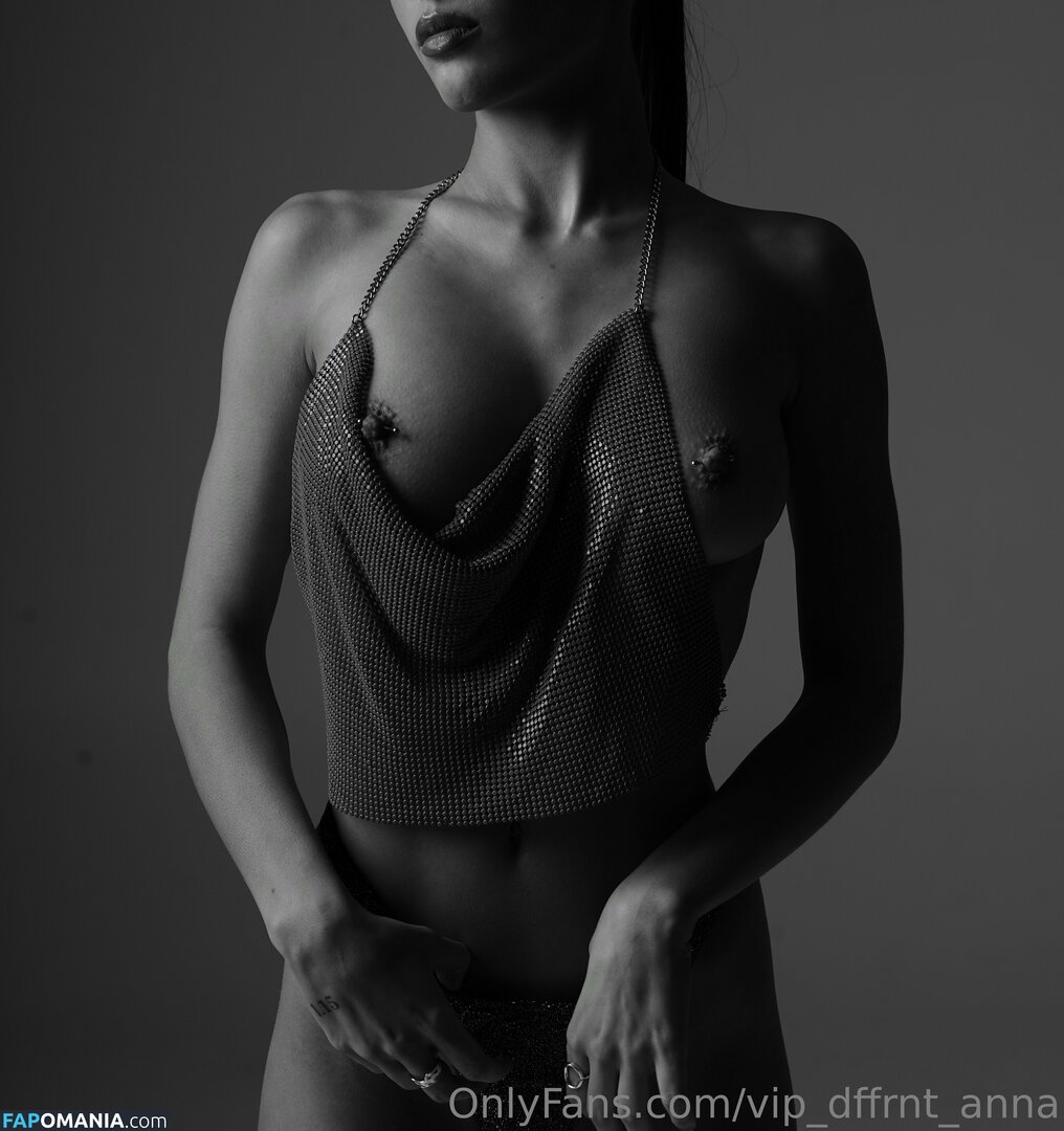Anna Penzes / dffrnt_anna Nu OnlyFans  Photo fuitée #128