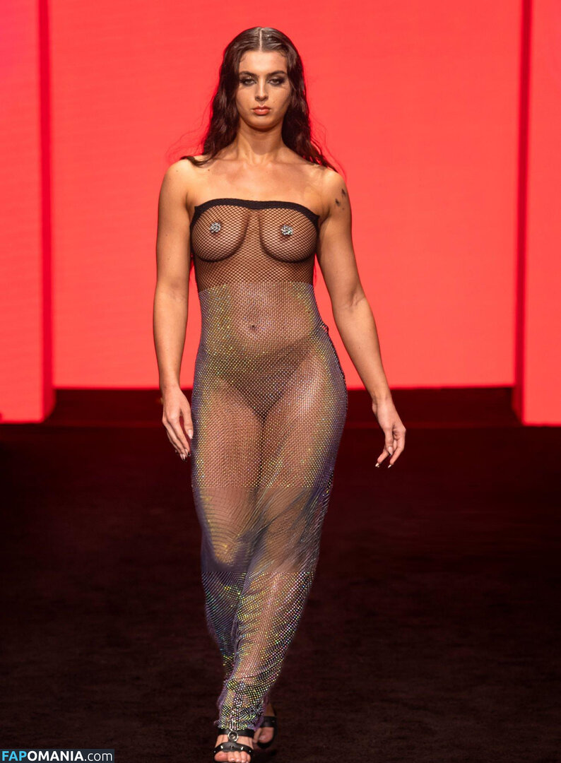 Diana Lapo / diana.lapo Nu OnlyFans  Photo fuitée #84