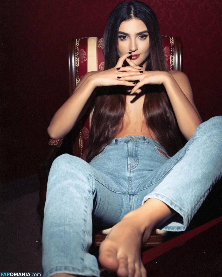 Dina Saeva / senoritasaeva Nu OnlyFans  Photo fuitée #3