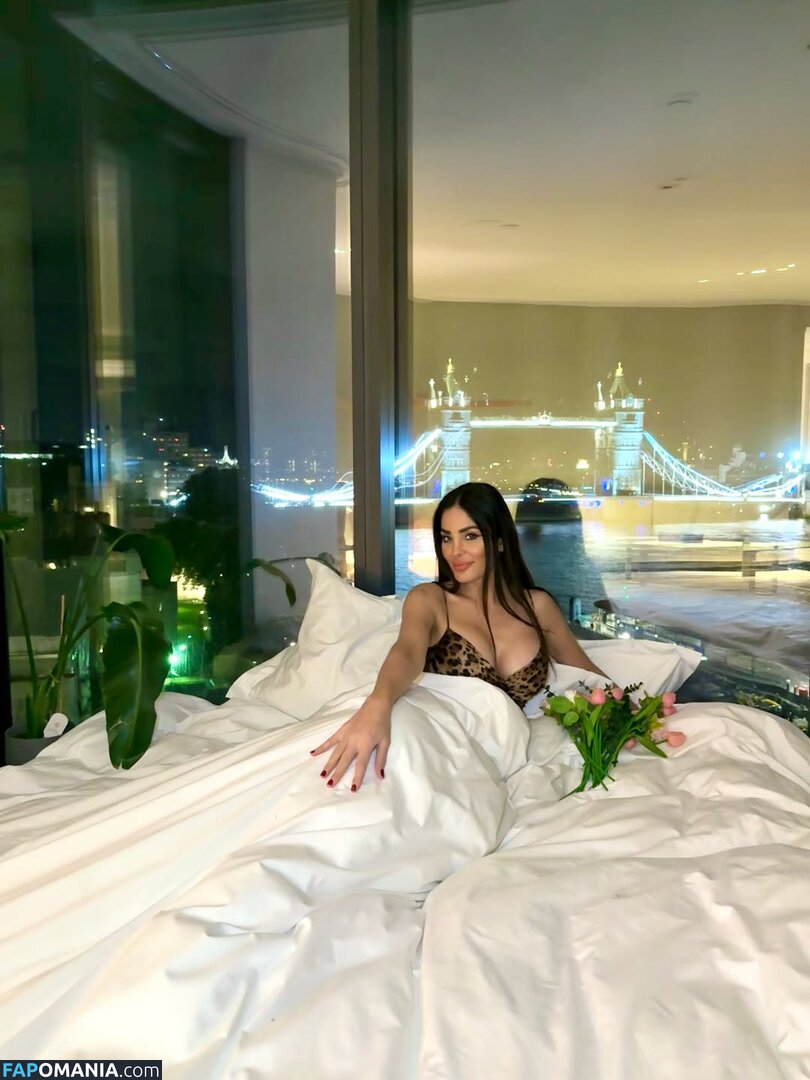 Dominique Hourani / DominiqueHorani / dominiquehourani / https: Nu OnlyFans  Photo fuitée #2