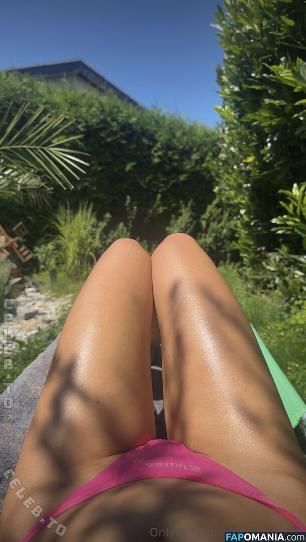 Doreen Gnadi / doreengnadi / doreengnadi3 / doreengnadi6531 / https: Nu OnlyFans  Photo fuitée #6