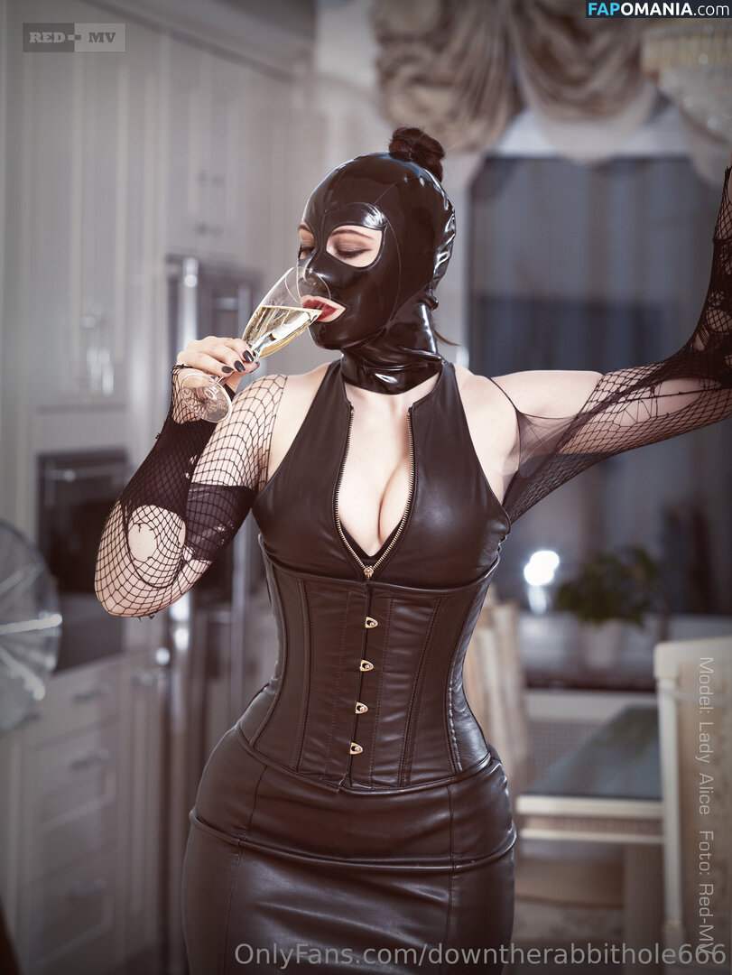 downtherabbithole101 / downtherabbithole666 Nu OnlyFans  Photo fuitée #2