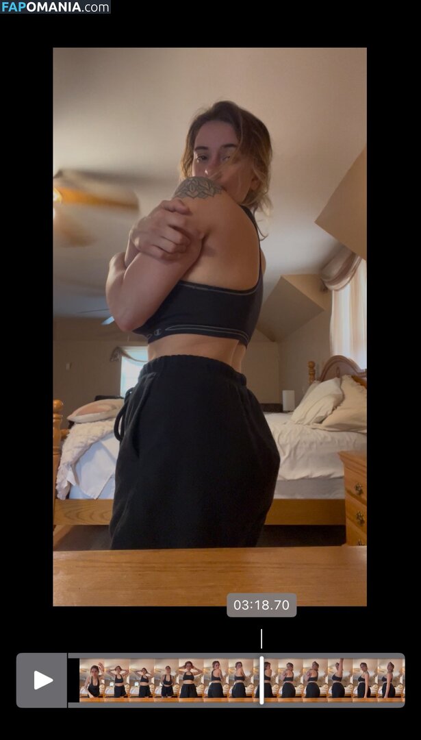dumbbitchmurphy Nu OnlyFans  Photo fuitée #2