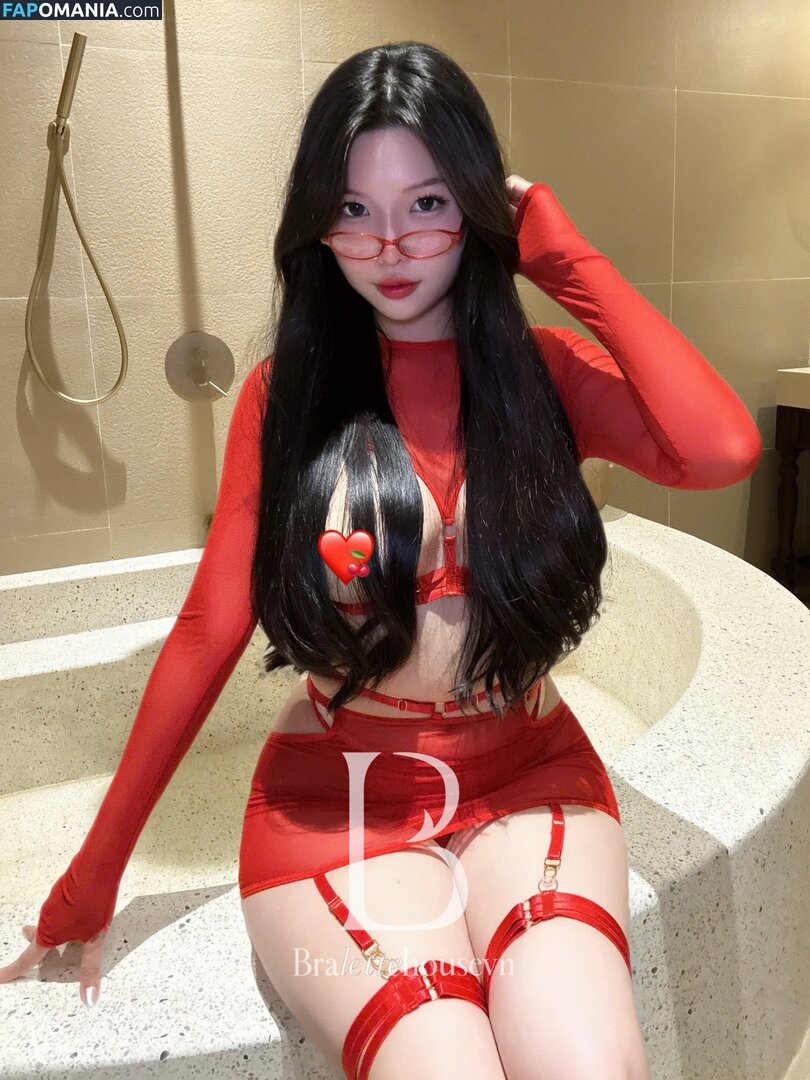 Duyenn Hipp / duyenn.hipp Nu OnlyFans  Photo fuitée #261