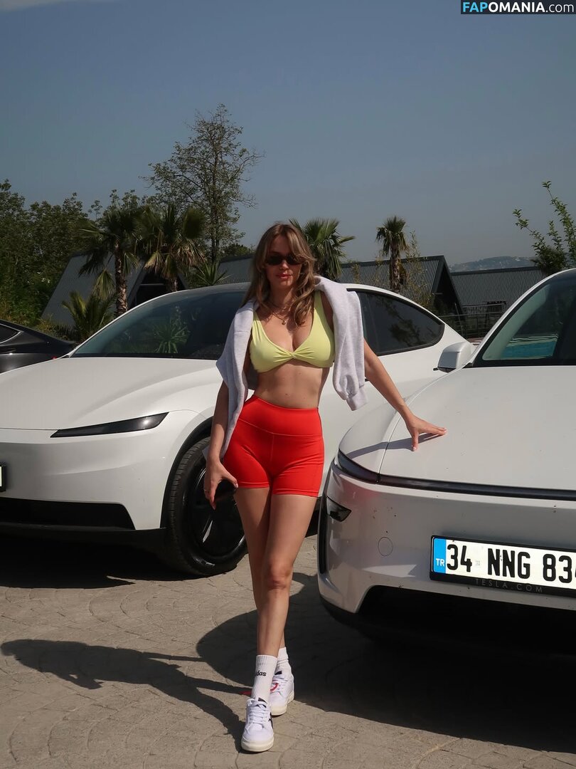 1ecemkaravus / Ecem Karavus / ecmkrvs / https: Nu OnlyFans  Photo fuitée #7