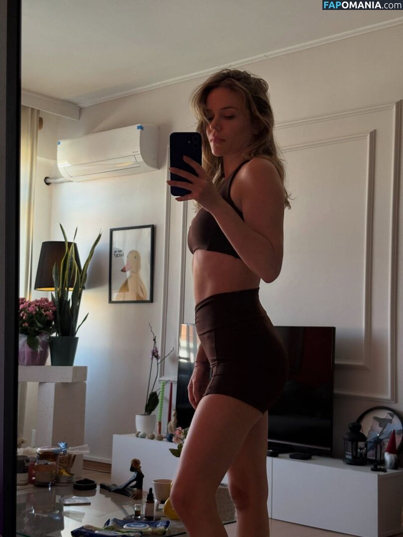 1ecemkaravus / Ecem Karavus / ecmkrvs / https: Nu OnlyFans  Photo fuitée #20