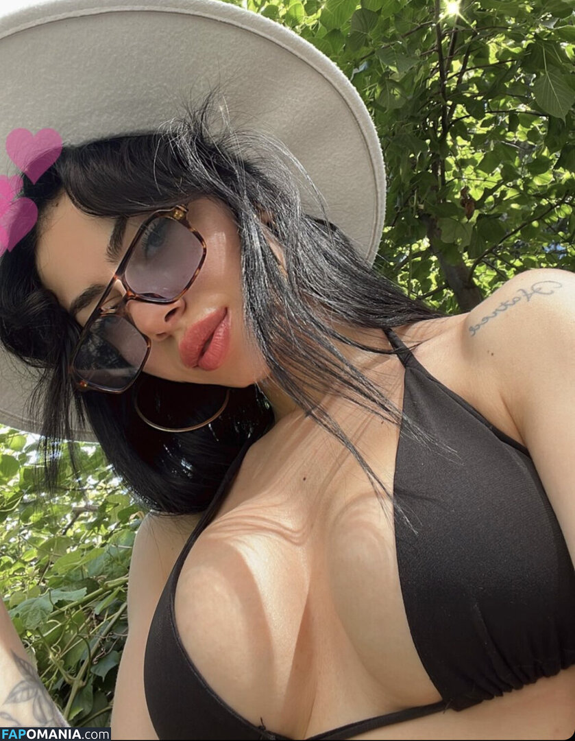 Edibe Bereket / Madamelyax Nu OnlyFans  Photo fuitée #1