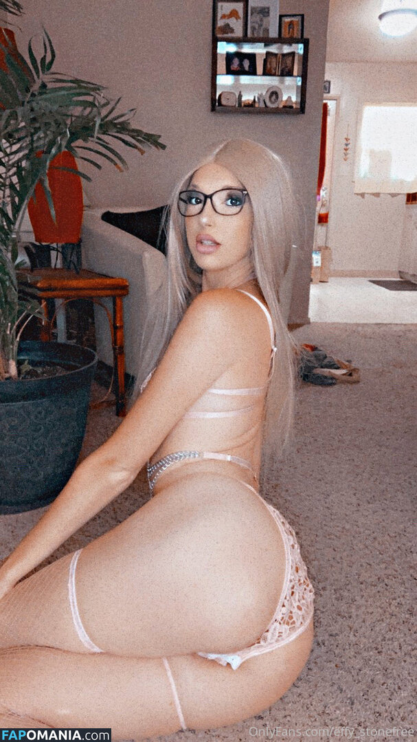 effy_stonefree / halfelfhalfdevil Nu OnlyFans  Photo fuitée #9