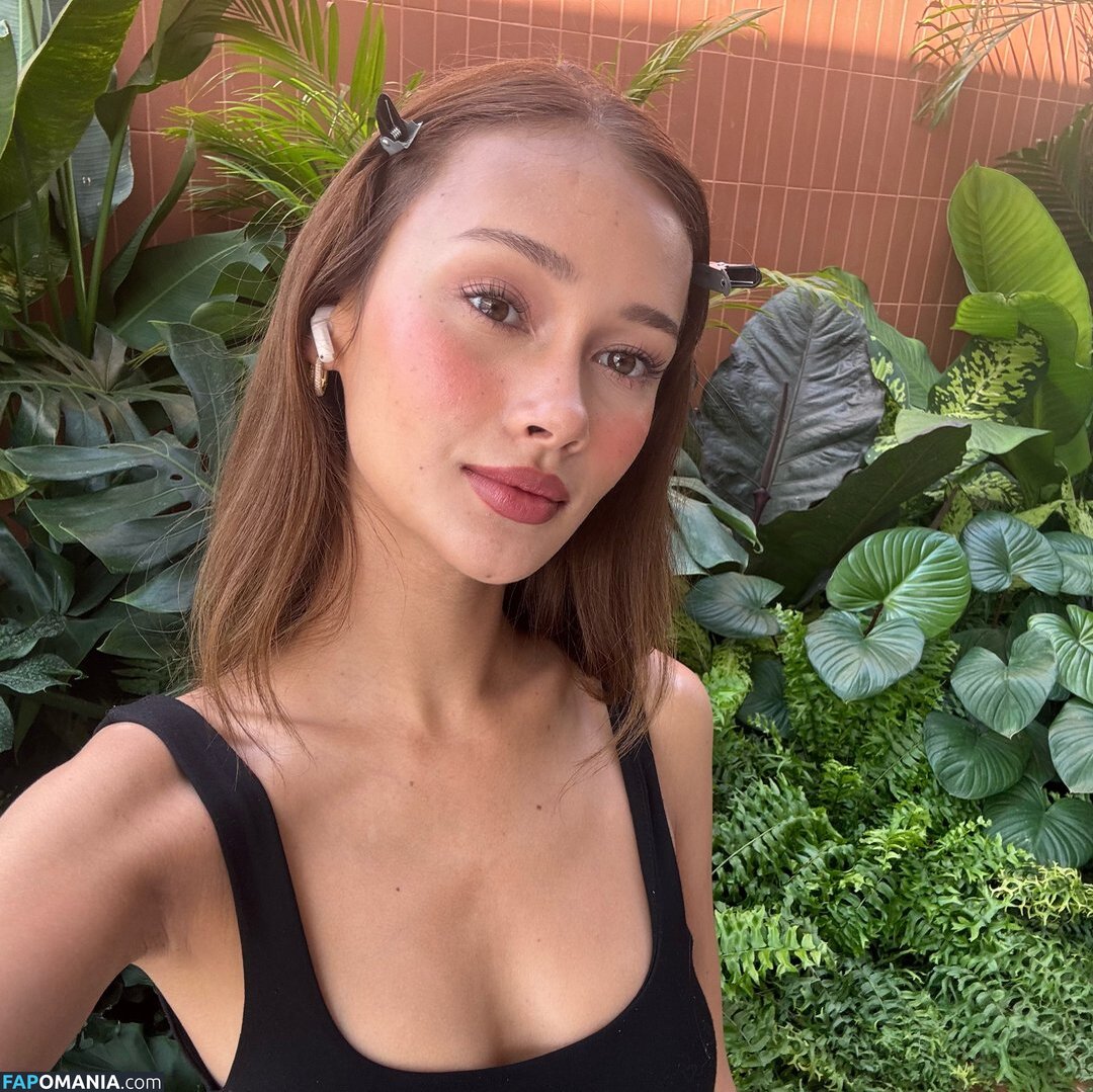 Eleanor Thompson / EleanorThomps / elxiethompson / https: Nu OnlyFans  Photo fuitée #1
