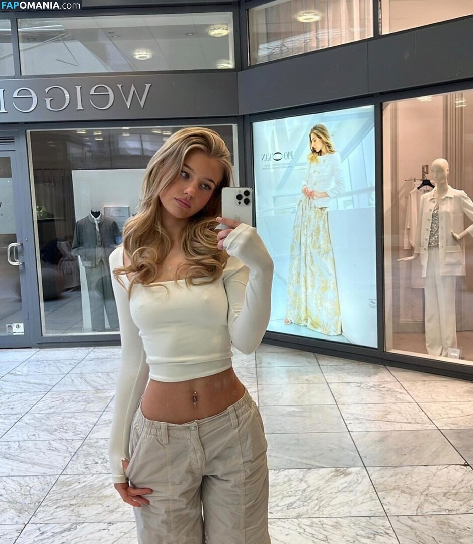 Elena Zoe / Elena.zbt Nu OnlyFans  Photo fuitée #9