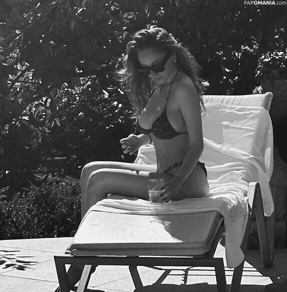 Elif Nesil Eliffnesil / eliffnesil / elifnesil2 Nu OnlyFans  Photo fuitée #3