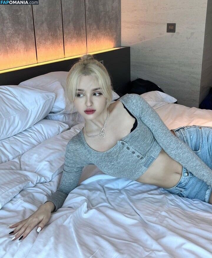 Elina Karimova / elina_4_22 Nu OnlyFans  Photo fuitée #5