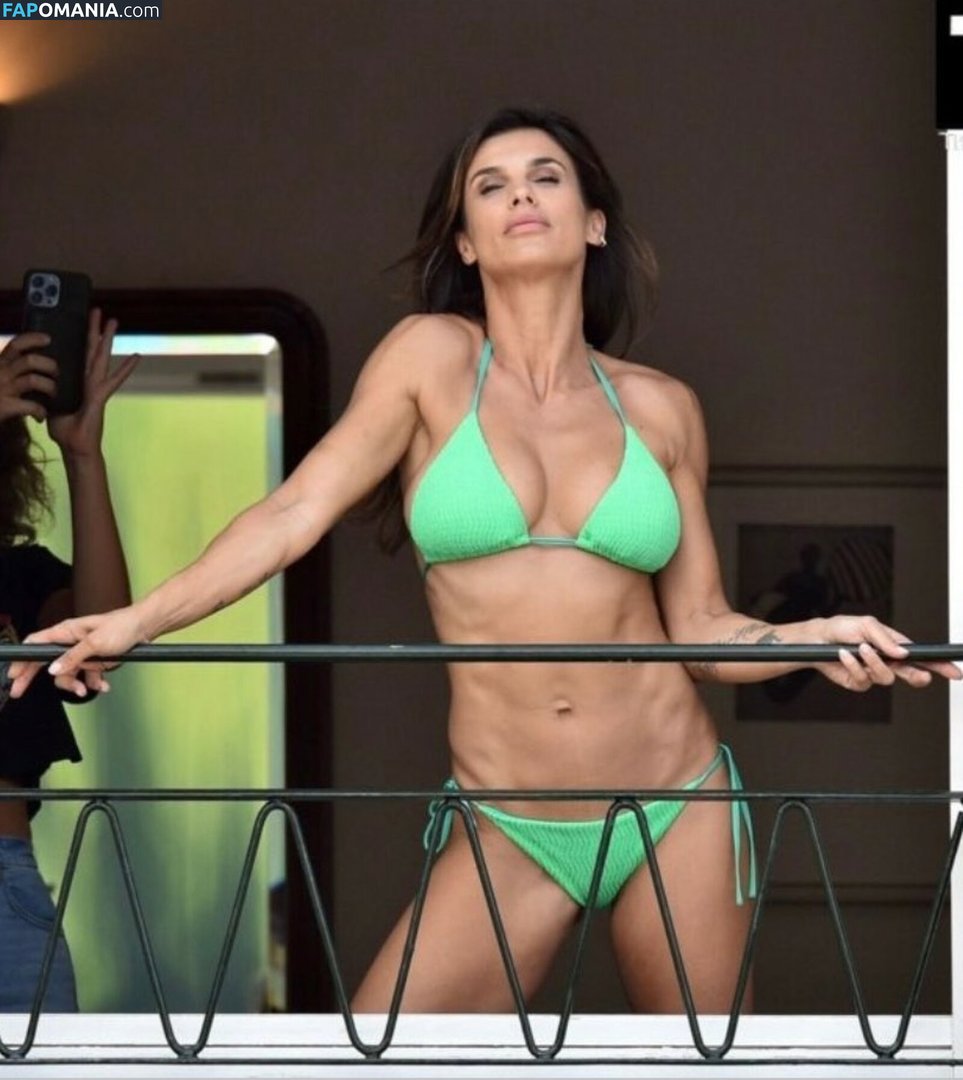 Elisabetta Canalis / JustElisabetta / littlecrumb_ Nu OnlyFans  Photo fuitée #28