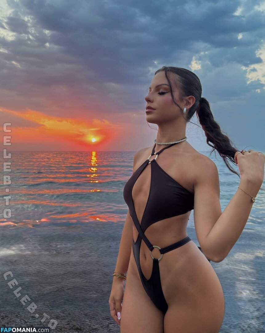 elisavisee Nu OnlyFans  Photo fuitée #5