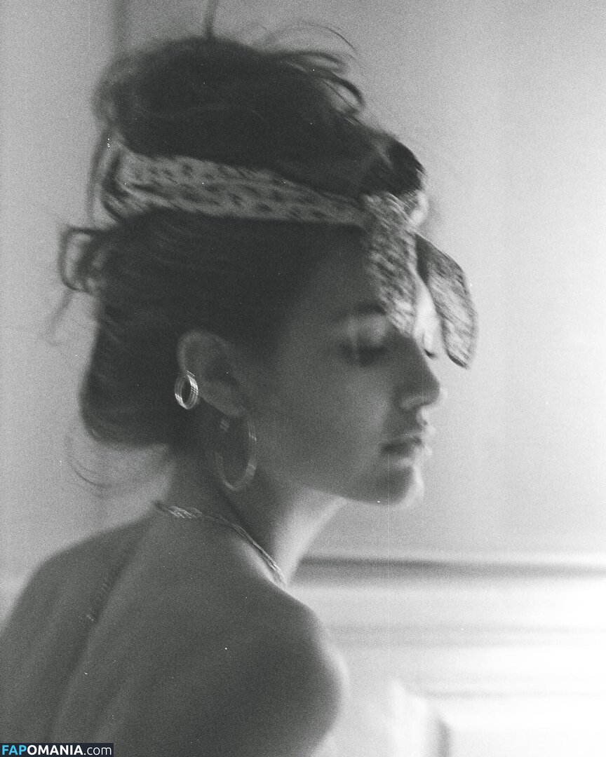 Elise Zecevic / elisezecevic Nu OnlyFans  Photo fuitée #1