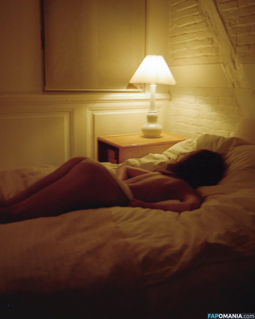 Elise Zecevic / elisezecevic Nu OnlyFans  Photo fuitée #9