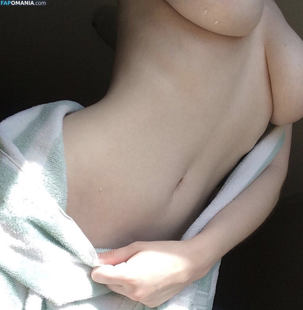 Elita Harkov / Yungelita Nu OnlyFans  Photo fuitée #64