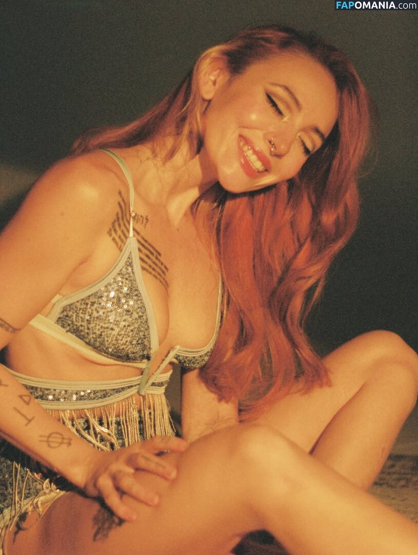 ElIZAGRACEMUSIC / Eliza Grace / elizaxograce / iamelizagrace_ Nu OnlyFans  Photo fuitée #98