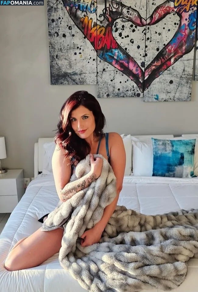elizabeth_monarch Nu OnlyFans  Photo fuitée #5