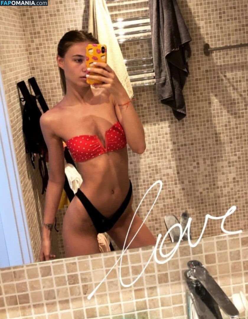 Elizabeth Vasilenko / elizabethvasilenko / elizvasilenko Nu OnlyFans  Photo fuitée #9