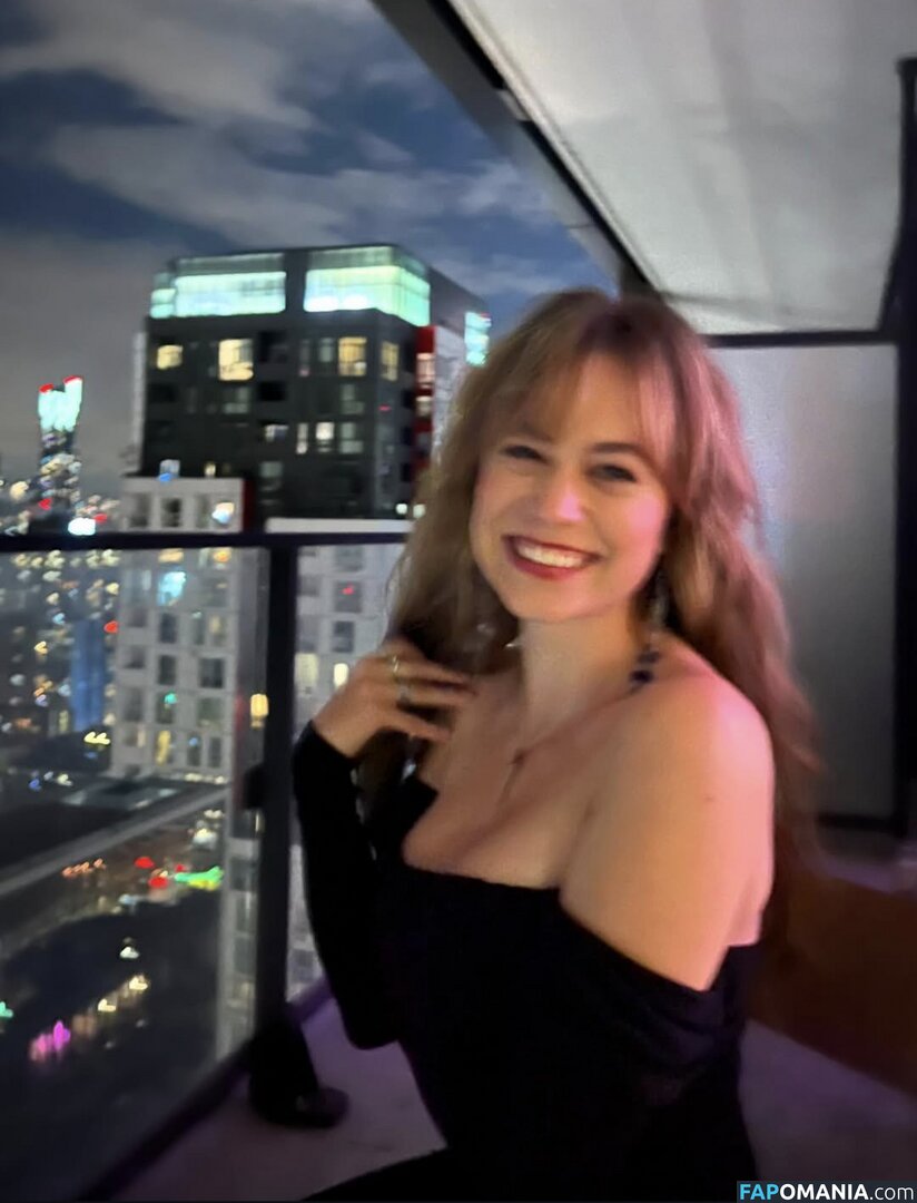 Ella Ballentine / ellaballentine Nu OnlyFans  Photo fuitée #1