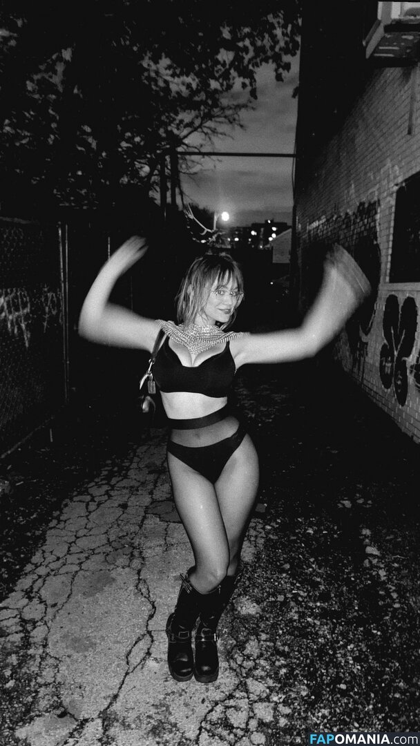 Ella Ballentine / ellaballentine Nu OnlyFans  Photo fuitée #8