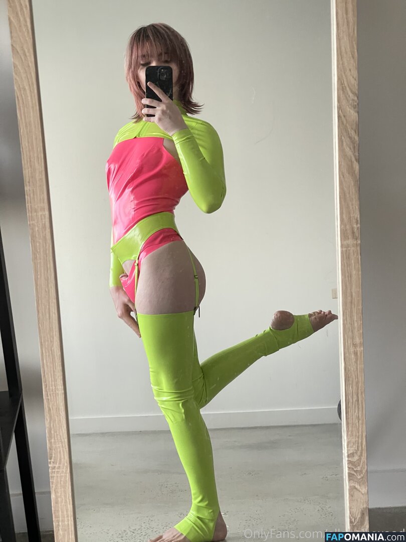 Ella Hollywood / Jean Hollywood / jeanhollywood / sodacattv / sodacatxxx Nu OnlyFans  Photo fuitée #2