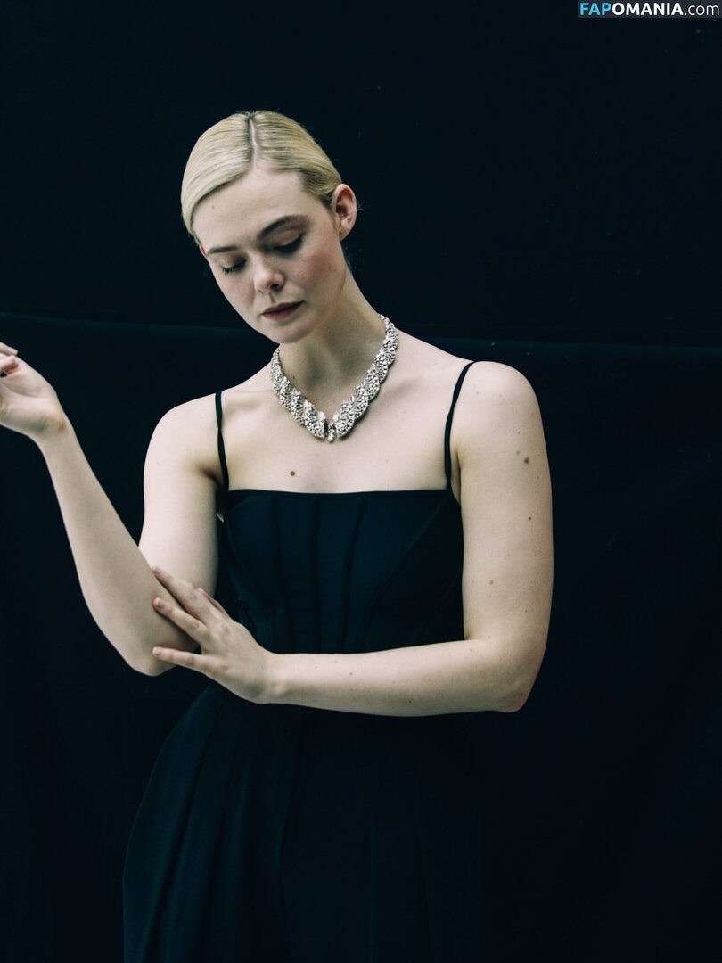Elle Fanning / ellefanning Nu OnlyFans  Photo fuitée #87