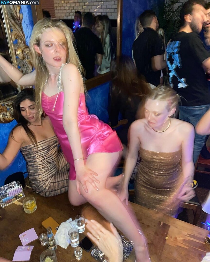 Elle Fanning / ellefanning Nu OnlyFans  Photo fuitée #89