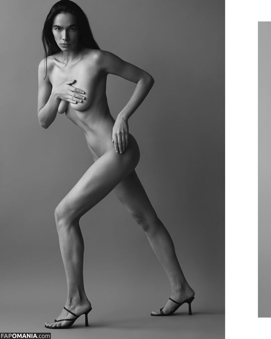 Elvina Garaeva / elyagara Nu OnlyFans  Photo fuitée #3