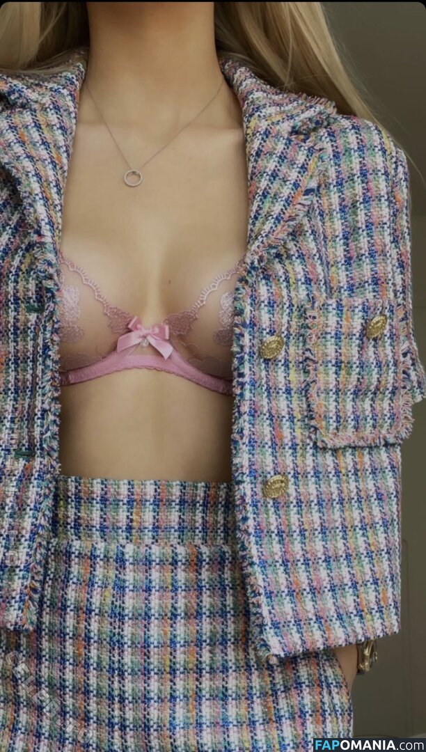 Ema Louise / emalouiise / emaxlouise Nu OnlyFans  Photo fuitée #8