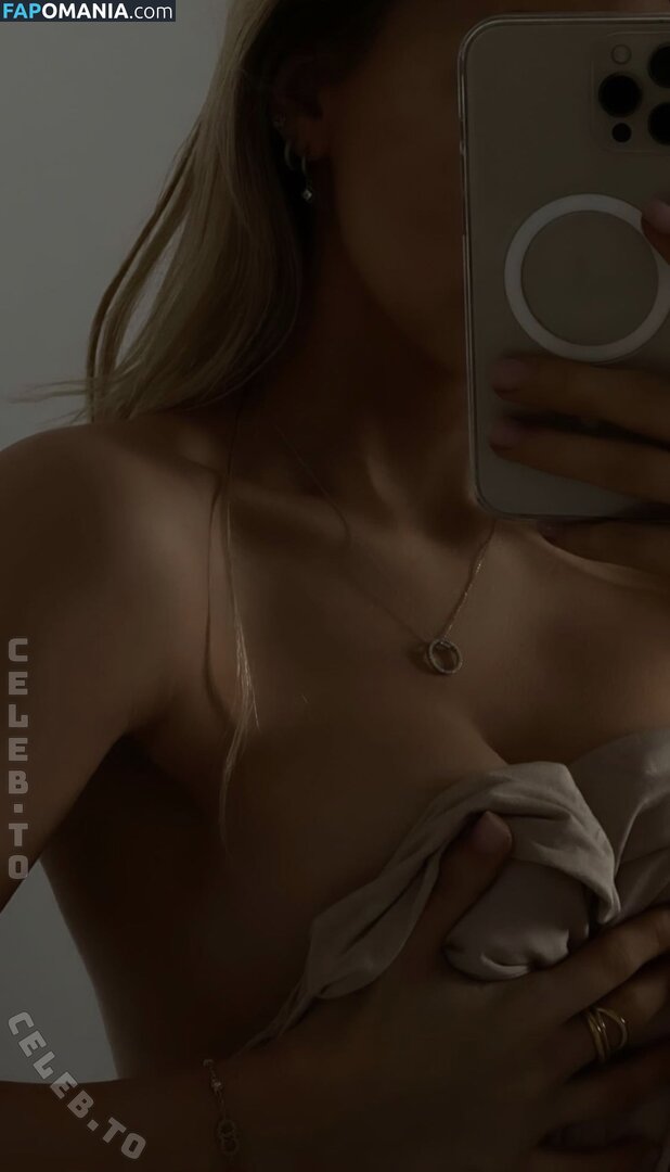 Ema Louise / emalouiise / emaxlouise Nu OnlyFans  Photo fuitée #9