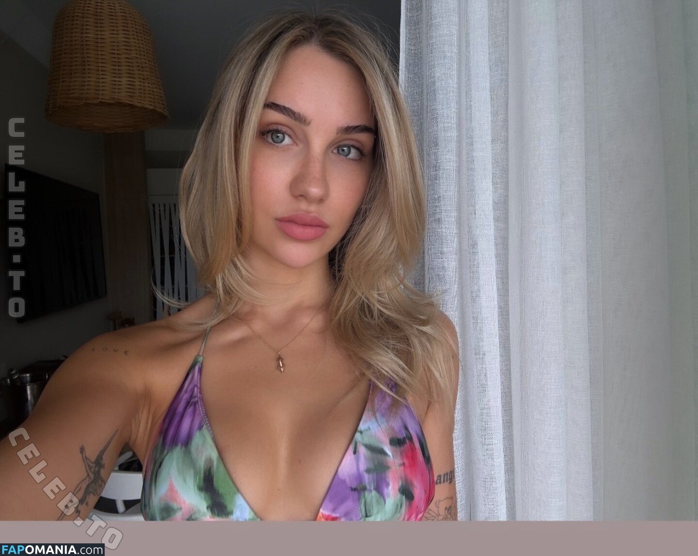 Ema Louise / emalouiise / emaxlouise Nu OnlyFans  Photo fuitée #17