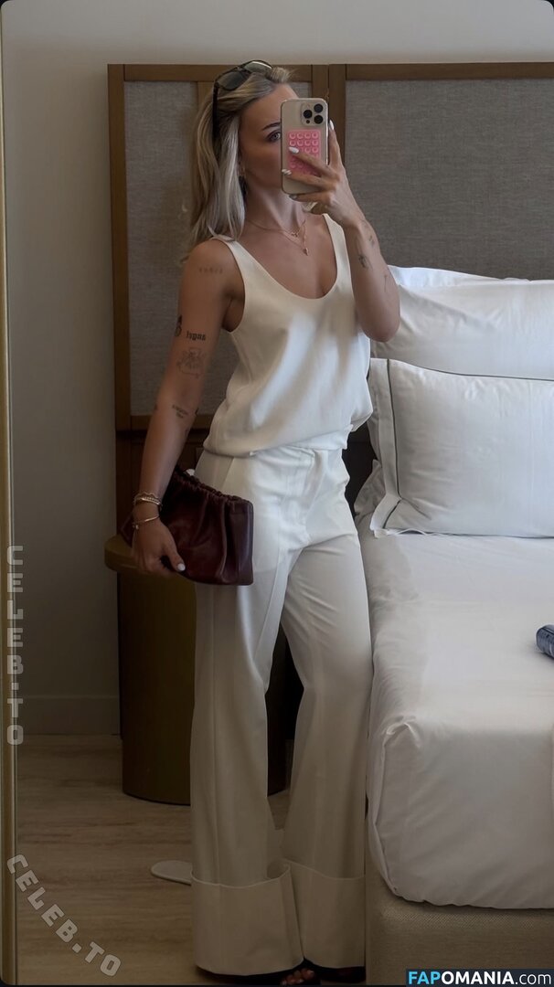 Ema Louise / emalouiise / emaxlouise Nu OnlyFans  Photo fuitée #23