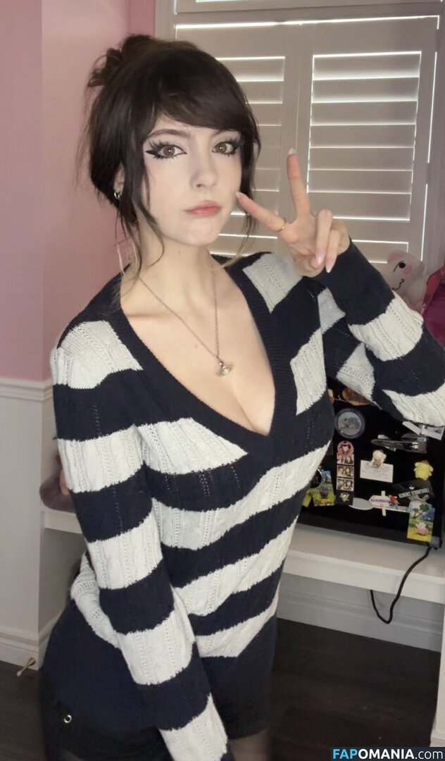 __emiki / em098 / emik28 / emiki / emiki28 / ilovekitties.28 Nu OnlyFans  Photo fuitée #3