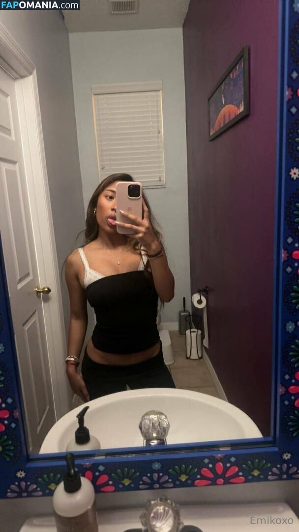 dejhacatt / emikossecret / emikoxo Nu OnlyFans  Photo fuitée #11