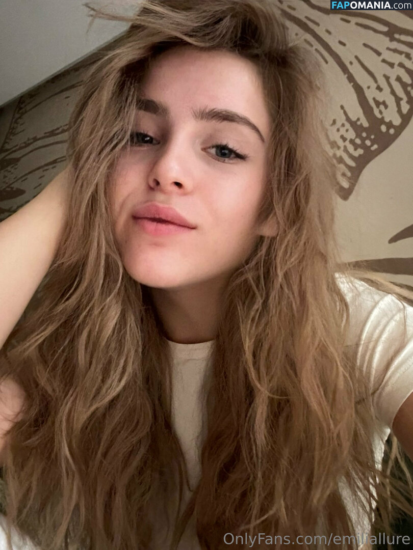 emiliallure Nu OnlyFans  Photo fuitée #8