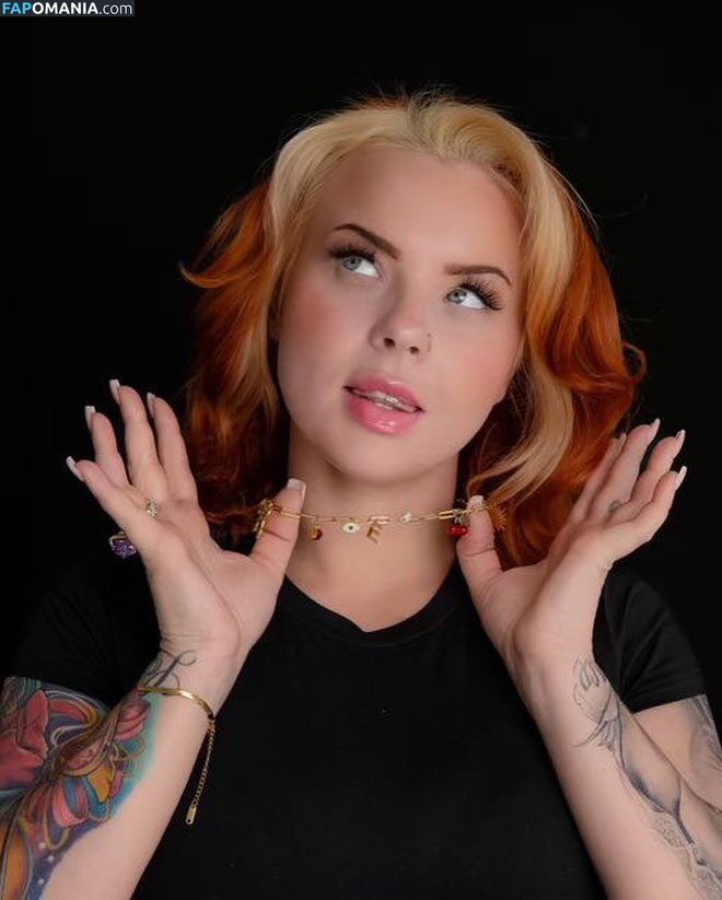 Emilie Brooklyn / emiliebrooklyn_ Nu OnlyFans  Photo fuitée #2