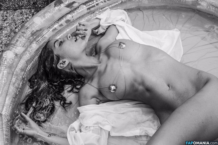 Emilie Payet / emilie_payet_artist / emiliepayet / emiliepayetmannequin Nu OnlyFans  Photo fuitée #44
