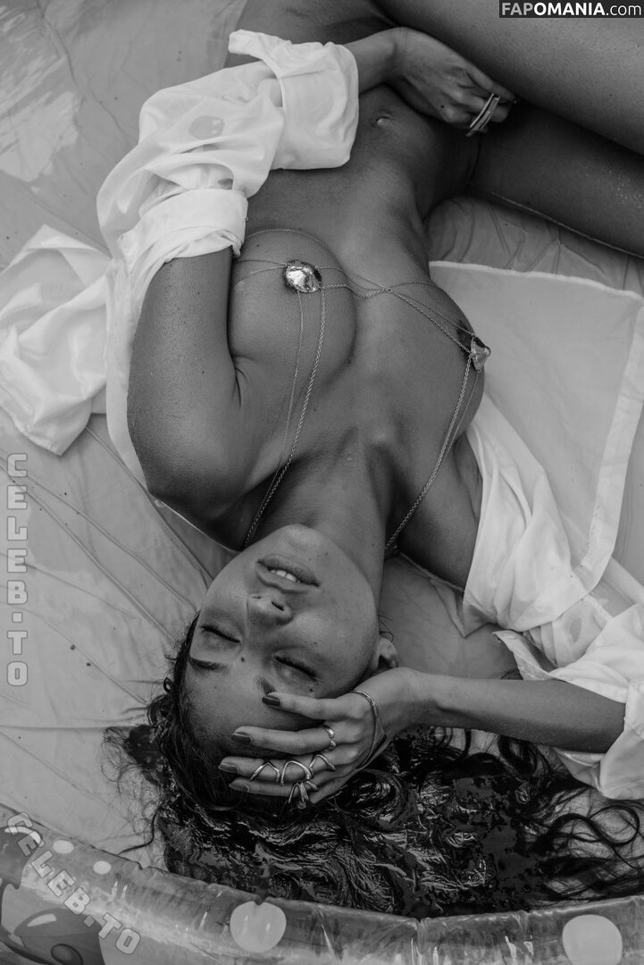 Emilie Payet / emilie_payet_artist / emiliepayet / emiliepayetmannequin Nu OnlyFans  Photo fuitée #55