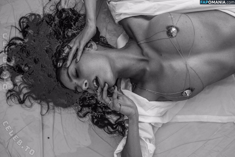 Emilie Payet / emilie_payet_artist / emiliepayet / emiliepayetmannequin Nu OnlyFans  Photo fuitée #60
