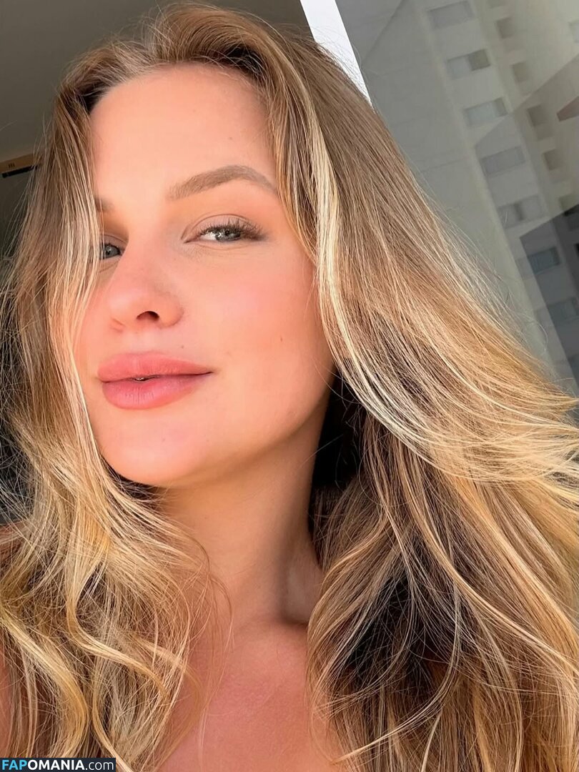 Emilly Schellmann / _emillyschellmann Nu OnlyFans  Photo fuitée #17